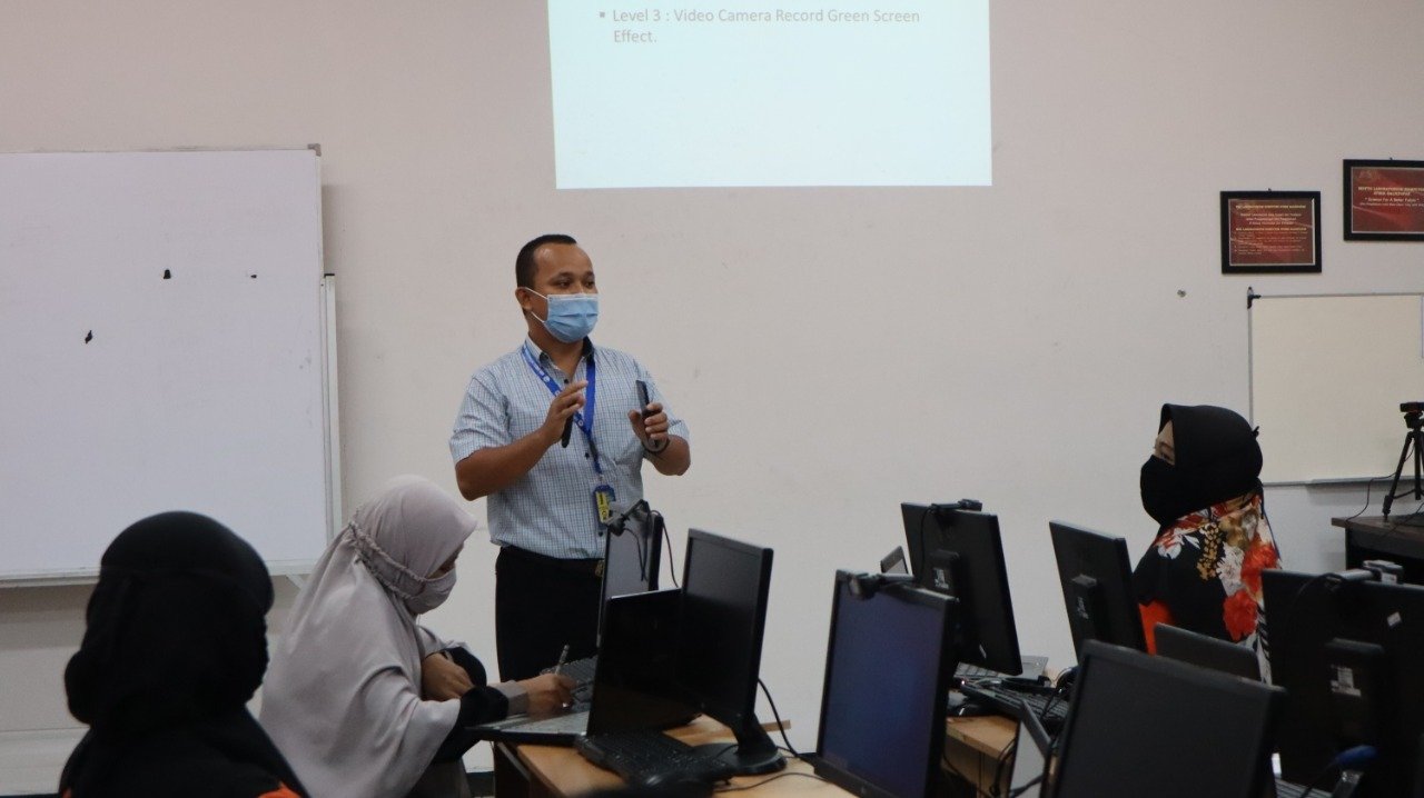 Guru mengikuti pelatihan peningkatan kompetensi untuk mendukung transformasi pendidikan nasional
